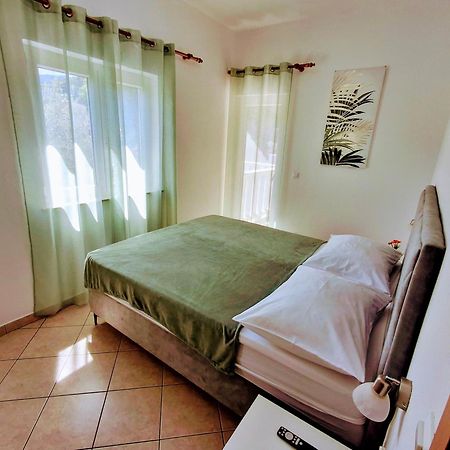 Apartmani Marta Марина Екстериор снимка